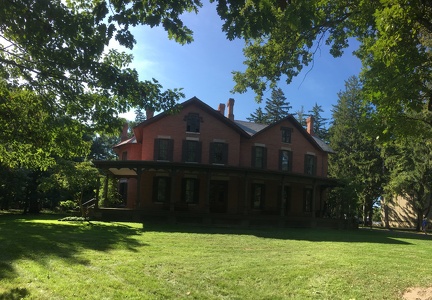Hayes Residence2